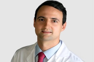 Mejores cirujanos plásticos - Dr. Alejandro Ruiz Moya