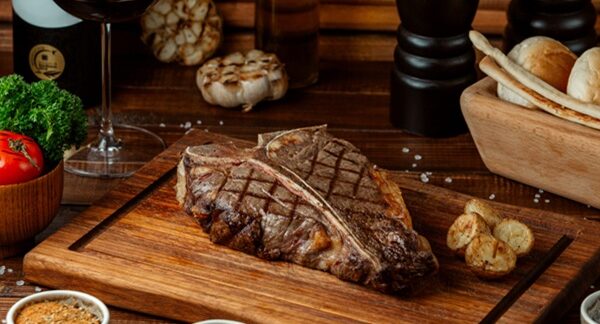 Restaurantes de carne - Presentación de restaurante asador con carne a la brasa en uno de los mejores restaurantes de carne en Sevilla