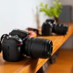 Tiendas de fotografía - Exhibición de cámaras digitales para realizar fotografías profesionales en una de las mejores tiendas de fotografía de Sevilla