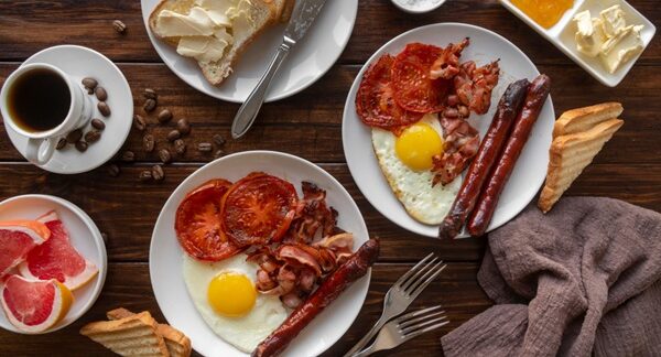 Restaurantes de desayunos - Presentación del desayuno en uno de los mejores sitios para desayunar en Sevilla