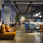 Tiendas de muebles - Exhibición de muebles y mobiliario en un almacén de muebles de una de las mejores tiendas de muebles de Sevilla
