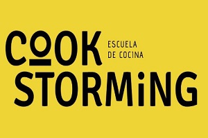 una de las clases de cocina tradicional en Sevilla, impartidas por CookStorming