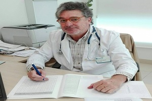 uno de los especialistas en enfermedades infecciosas en Sevilla, foto del Dr. Celso Pareja-Obregón López-Pazo