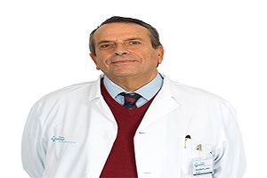 uno de los especialistas en enfermedades infecciosas en Sevilla, foto del Dr. Manuel Leal Noval