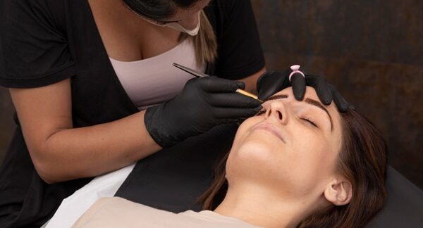 salones de diseño de cejas
