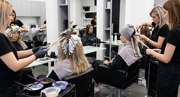 Mejores salones de coloración y mechas en Sevilla